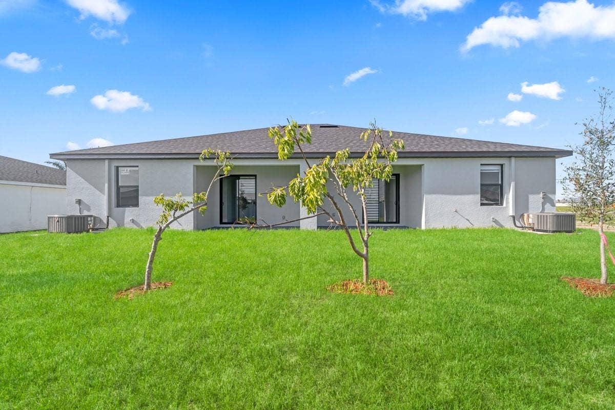 1336/1338 DIPLOMAT PARKWAY E, Cape Coral, FL 33909