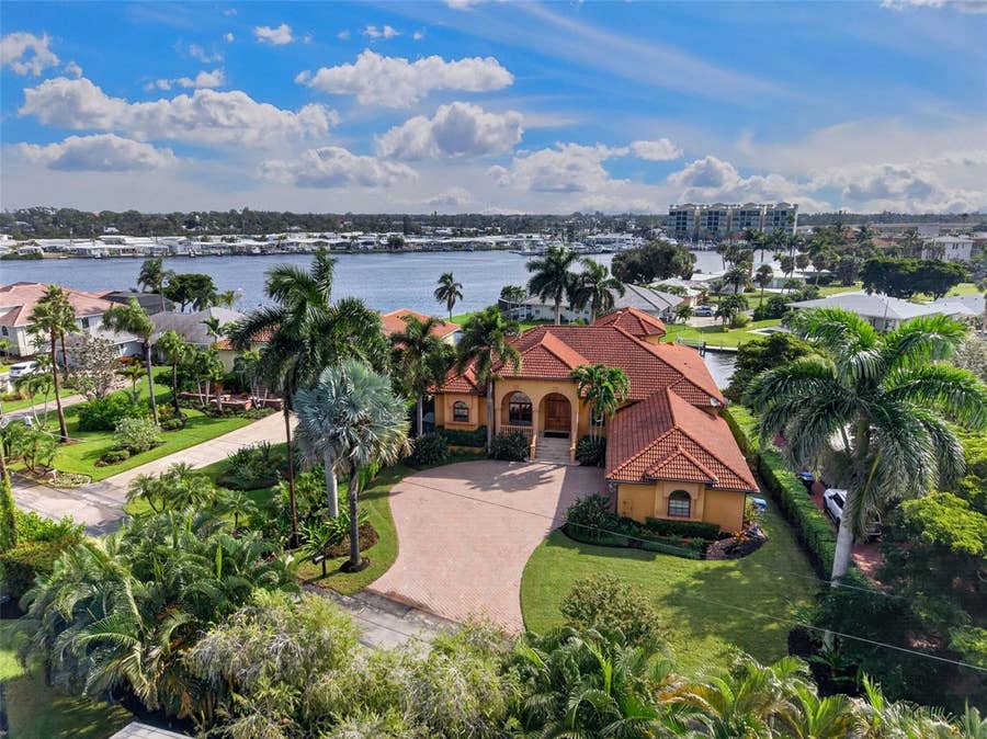 Property photo for 316 W BAY DRIVE, Venice, FL