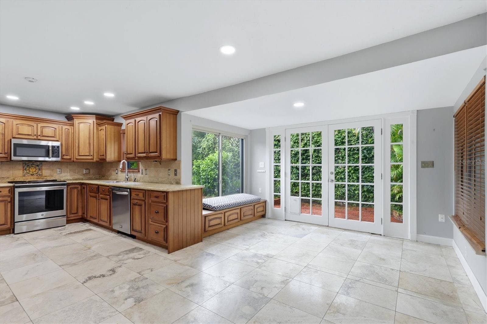 1800 ALTA VISTA STREET, Sarasota, FL 34236 Kitchen