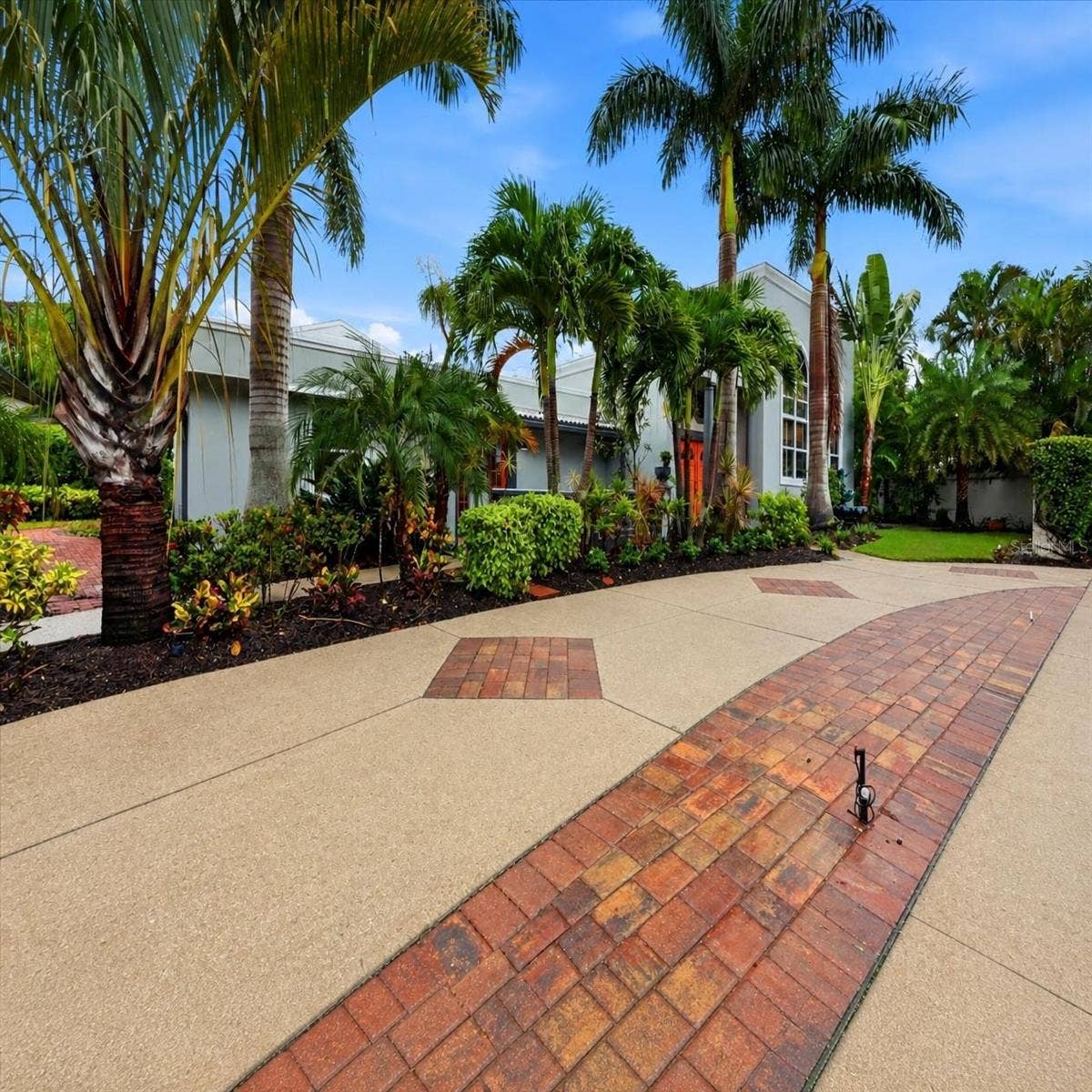 1800 ALTA VISTA STREET, Sarasota, FL 34236 Driveway