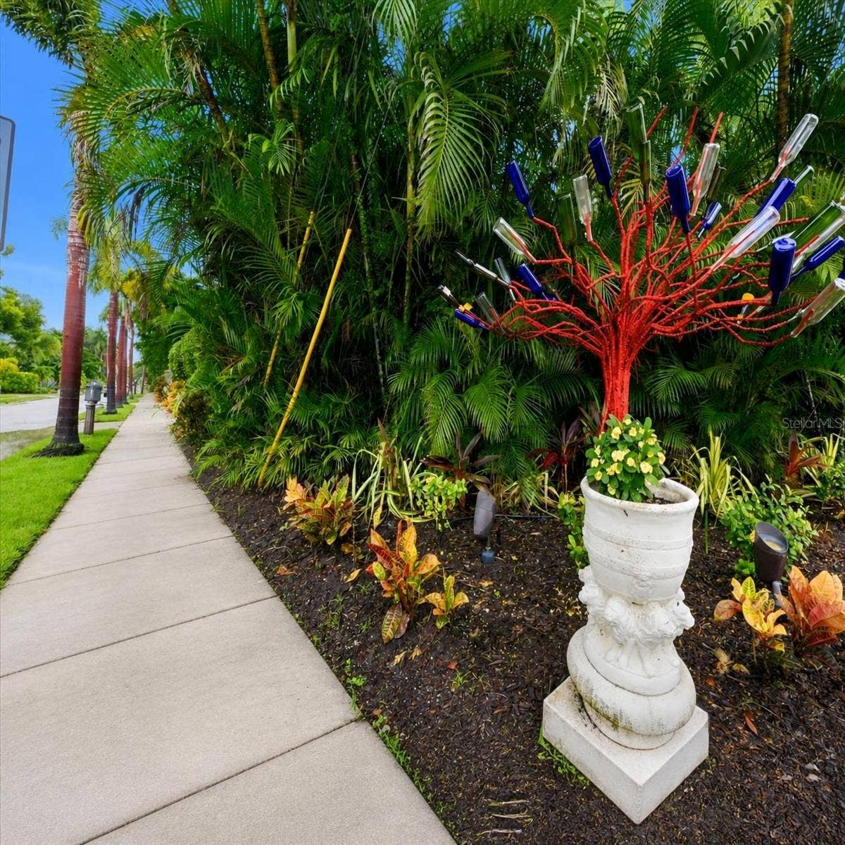 1800 ALTA VISTA STREET, Sarasota, FL 34236 Commissioned Artwork