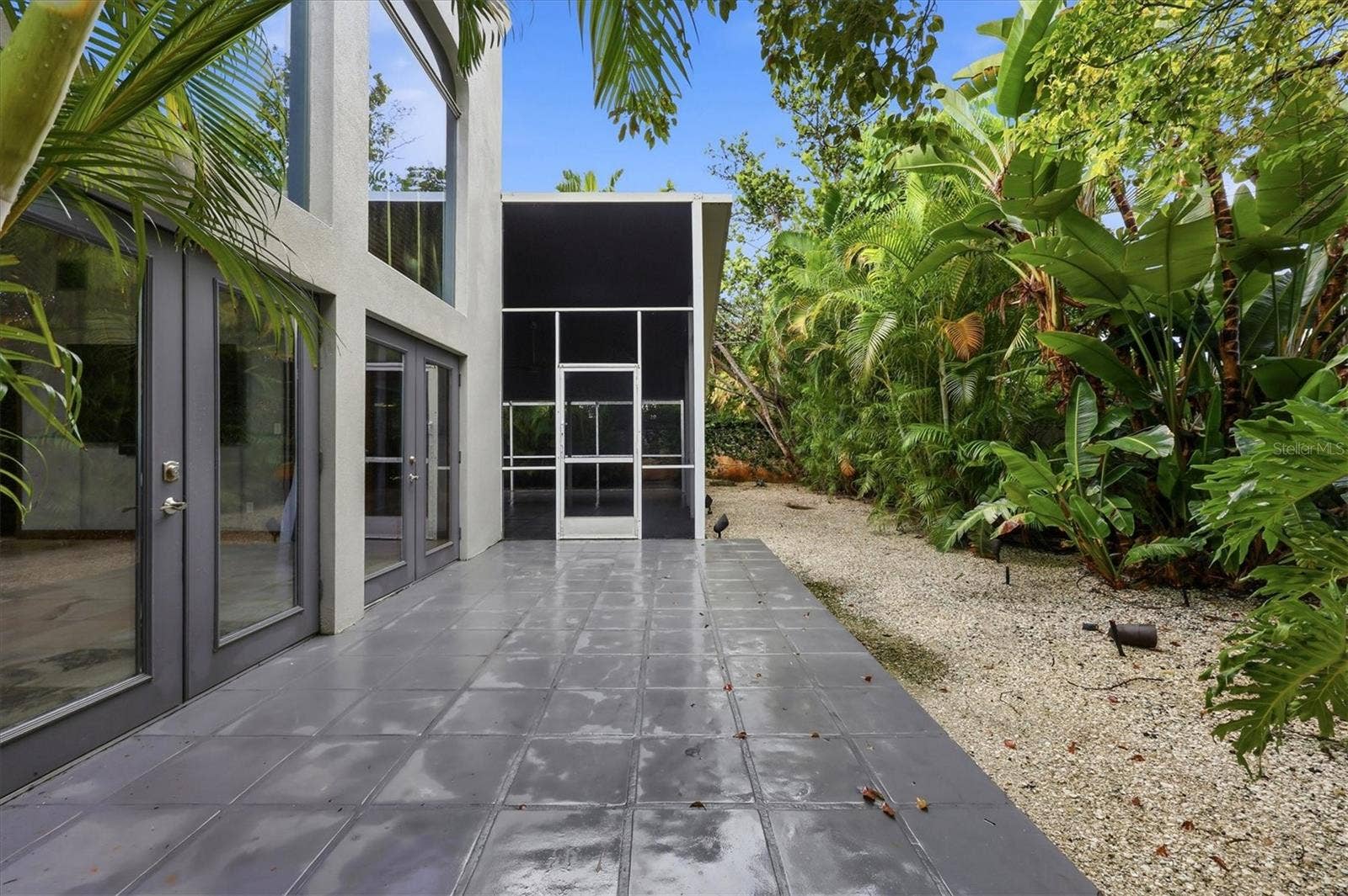 1800 ALTA VISTA STREET, Sarasota, FL 34236 Side Yard Patio