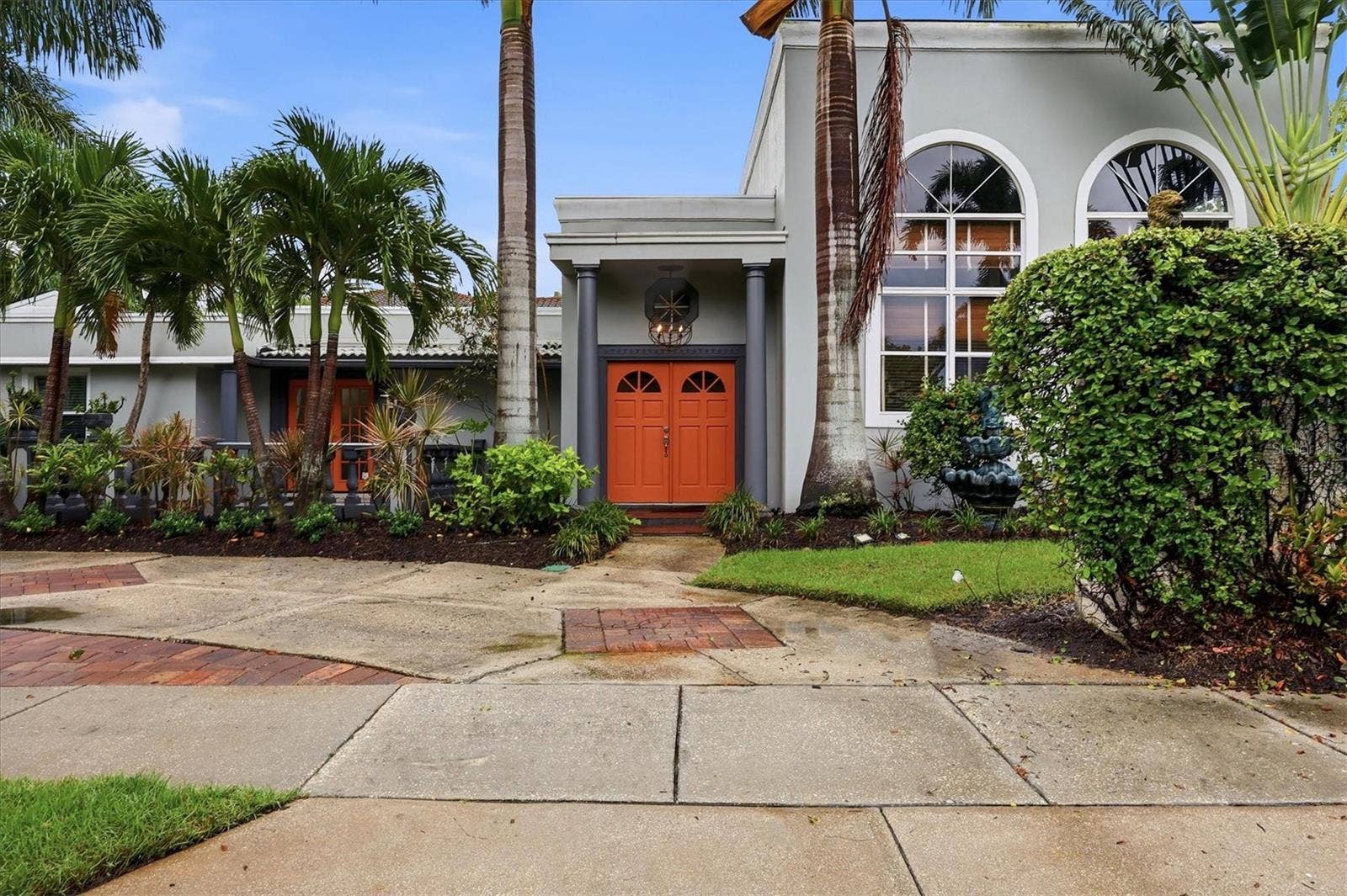 1800 ALTA VISTA STREET, Sarasota, FL 34236 Circular Drive
