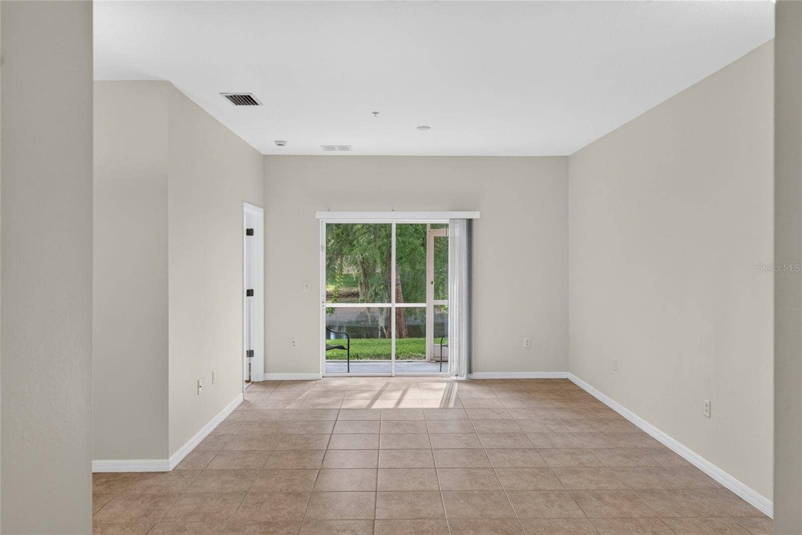 3707 PARKRIDGE CIRCLE, #7-106, Sarasota, FL 34243