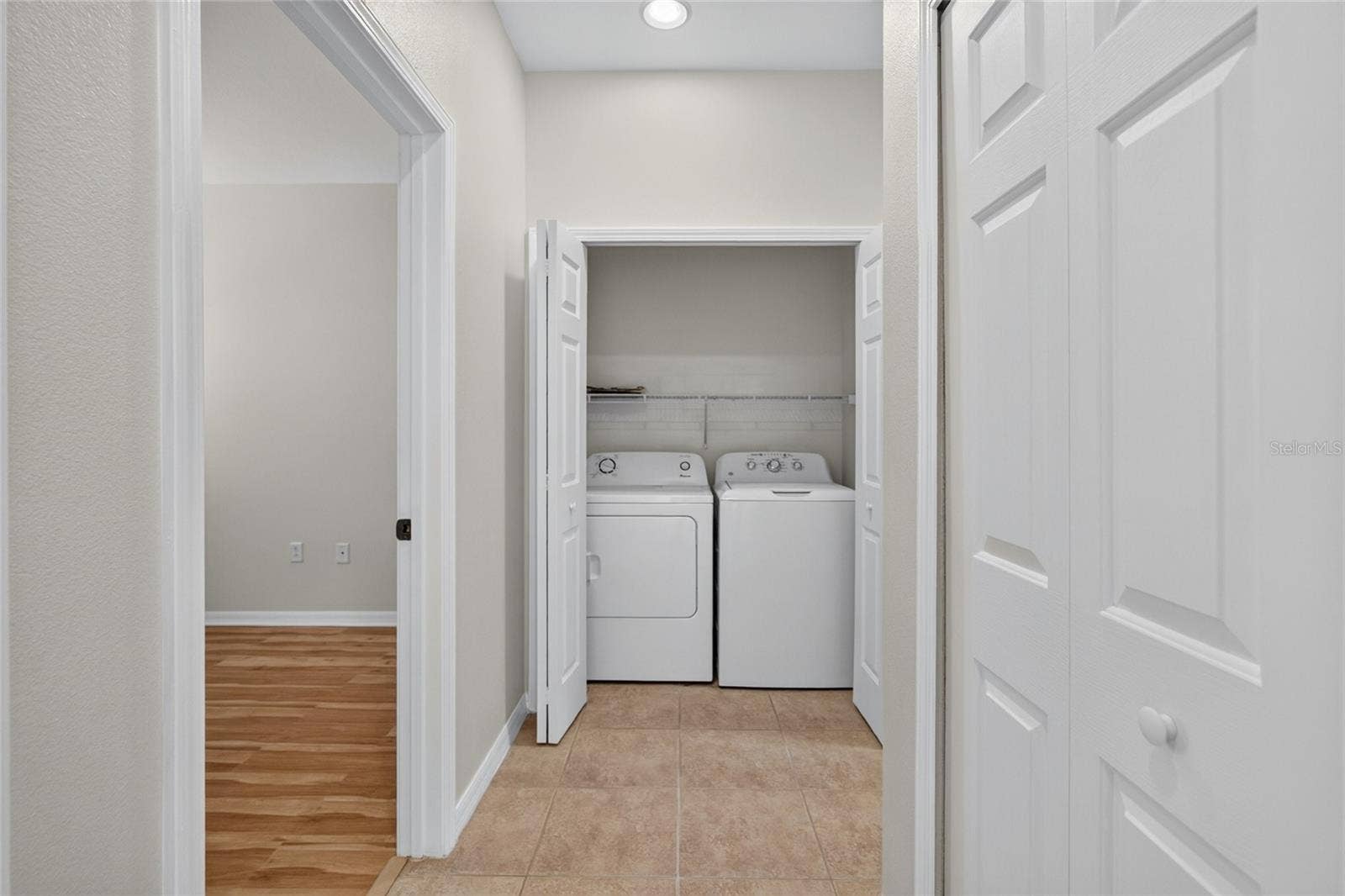 3707 PARKRIDGE CIRCLE, #7-106, Sarasota, FL 34243