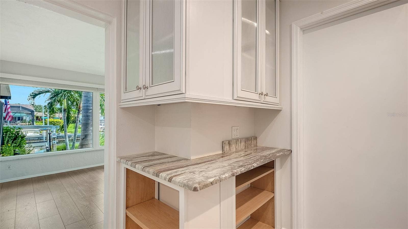 4907 CORAL BOULEVARD, Bradenton, FL 34210 Beverage Bar for Entertaining with a view.