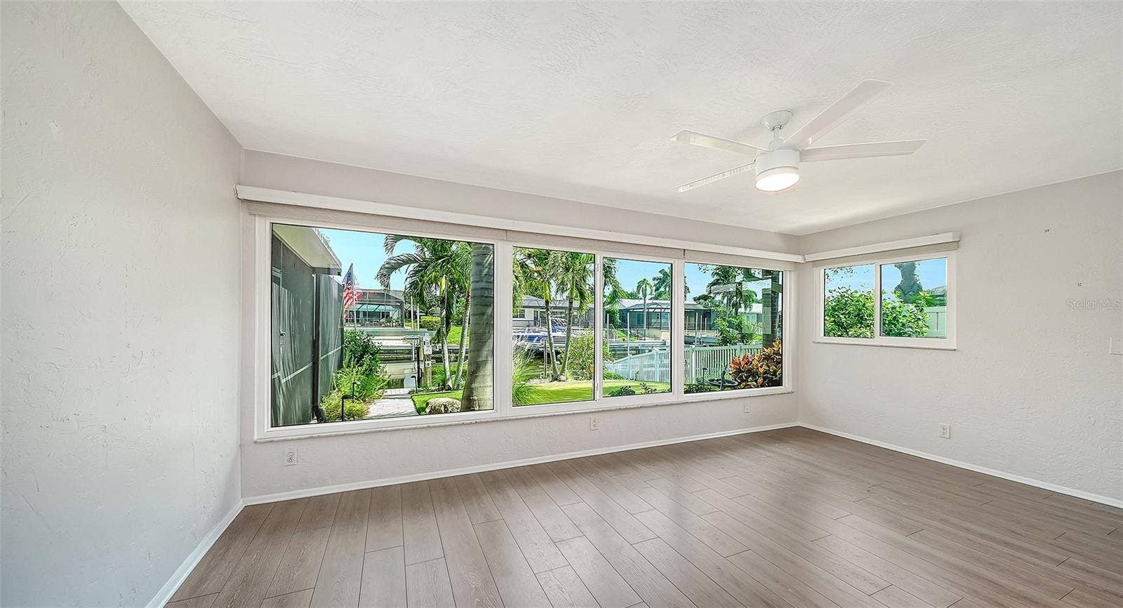 4907 CORAL BOULEVARD, Bradenton, FL 34210 Bedroom in Rear or Great for an Office or Craft Room overlooking the tropical backyard.