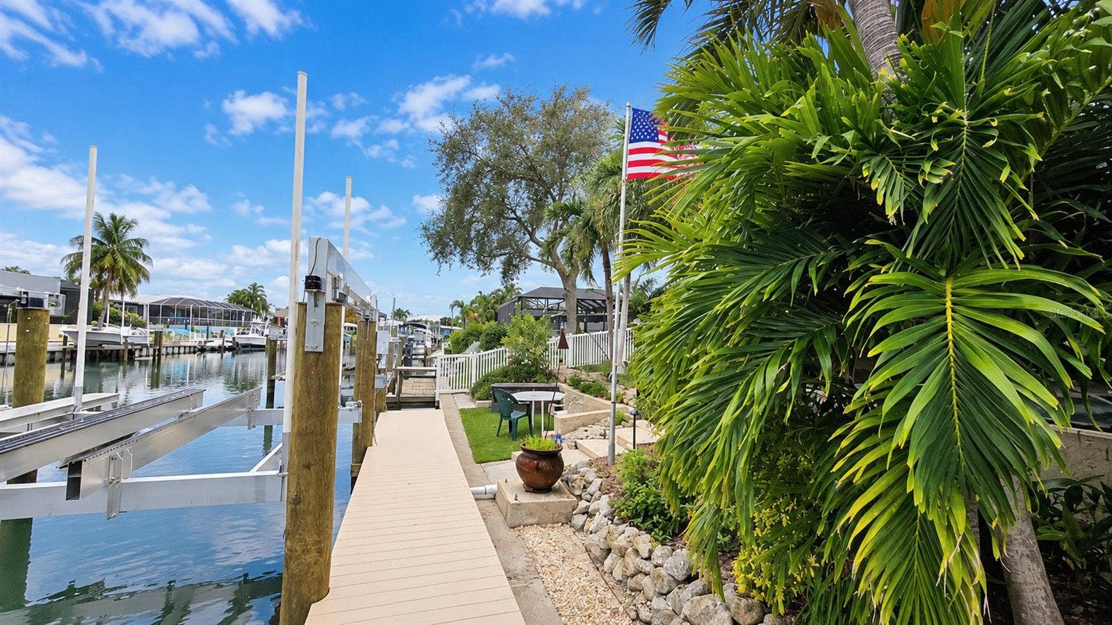 4907 CORAL BOULEVARD, Bradenton, FL 34210 85 FOOT WATER FRONTAGE New 30 foot Composite Dock