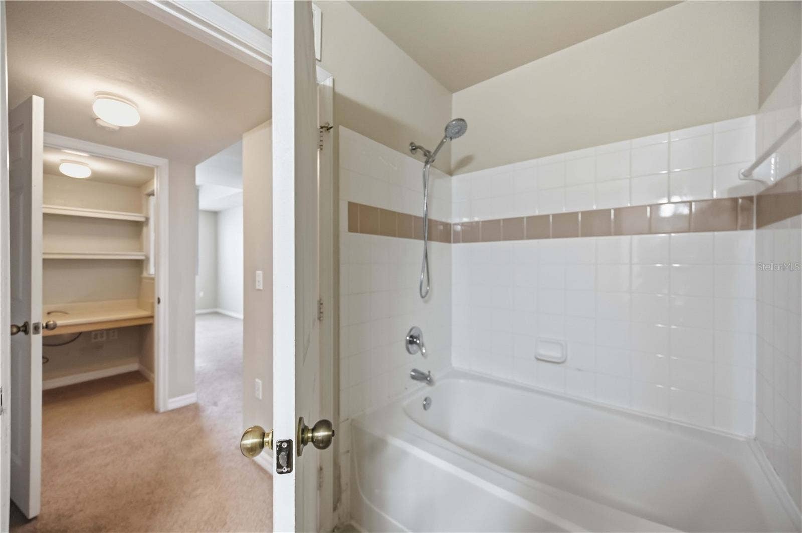 1195 VILLAGIO CIRCLE, #206, Sarasota, FL 34237