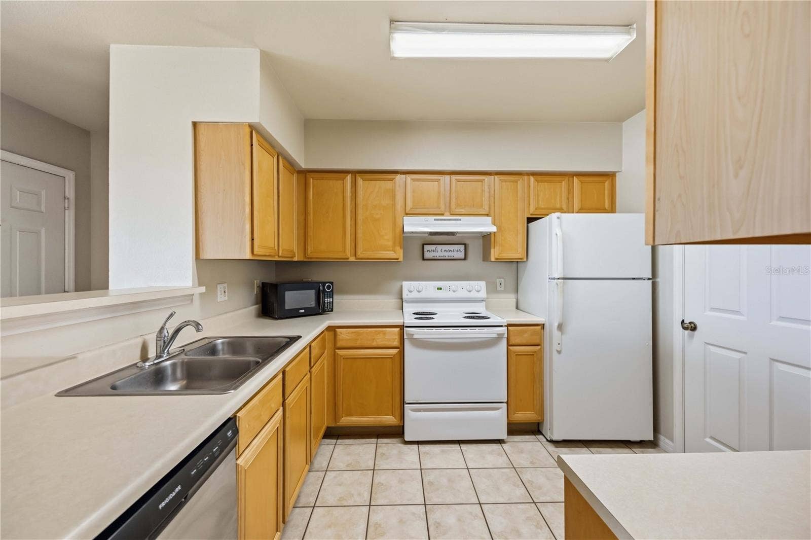1195 VILLAGIO CIRCLE, #206, Sarasota, FL 34237