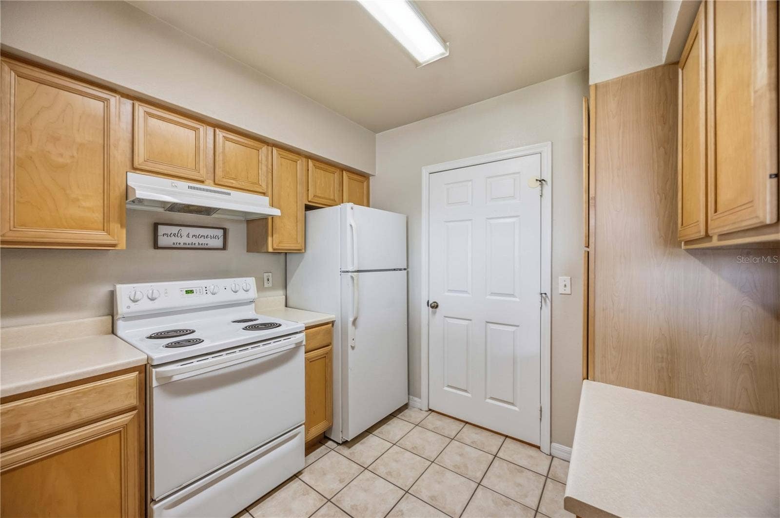 1195 VILLAGIO CIRCLE, #206, Sarasota, FL 34237