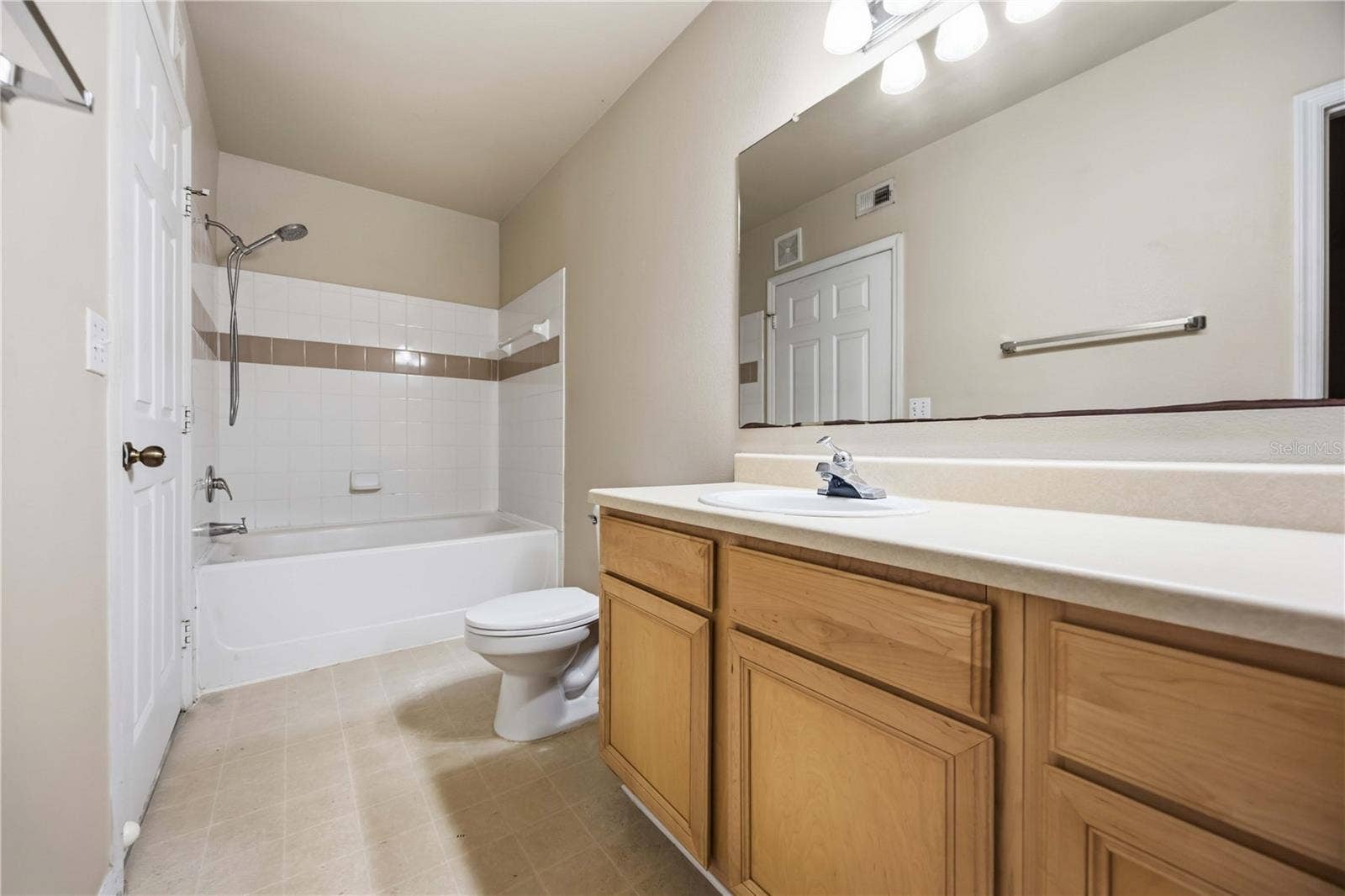 1195 VILLAGIO CIRCLE, #206, Sarasota, FL 34237