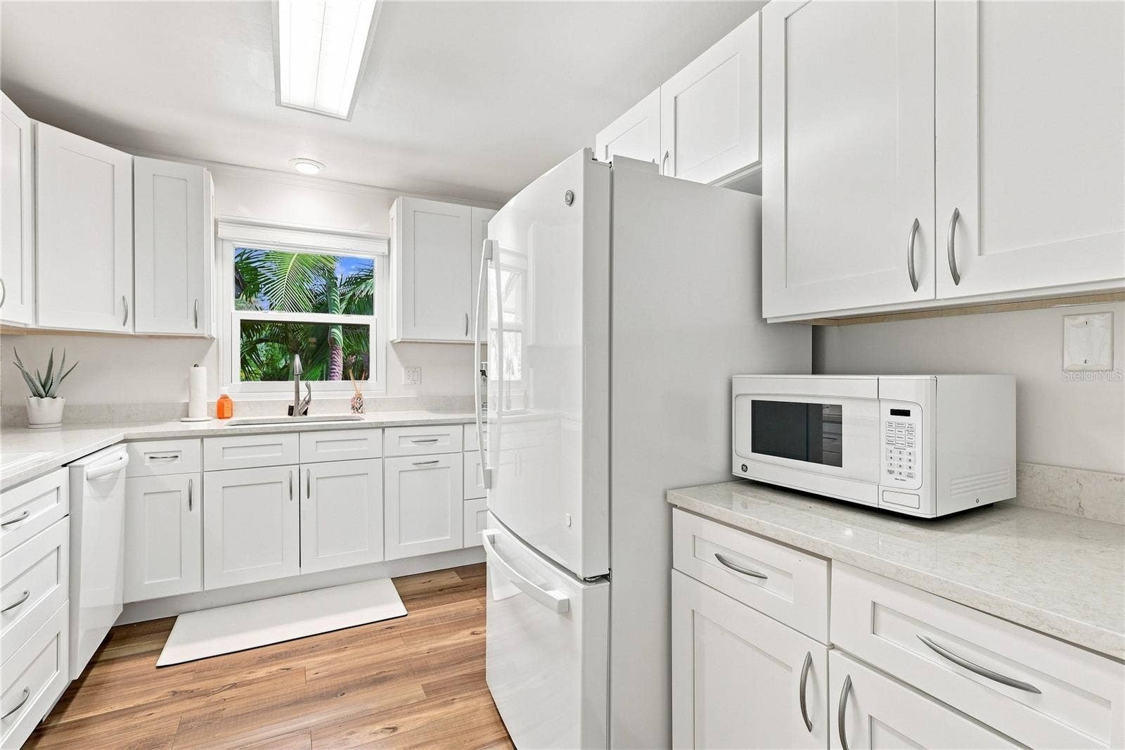 700 LONGBOAT COURT, Longboat Key, FL 34228