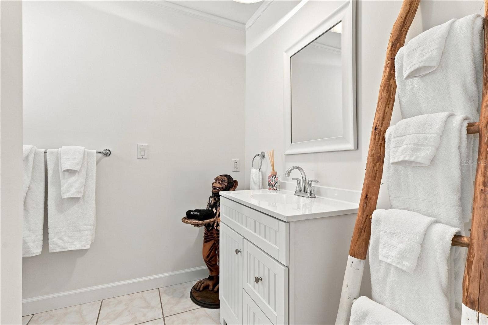 700 LONGBOAT COURT, Longboat Key, FL 34228