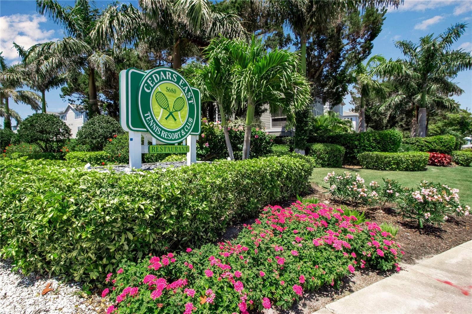 700 LONGBOAT COURT, Longboat Key, FL 34228