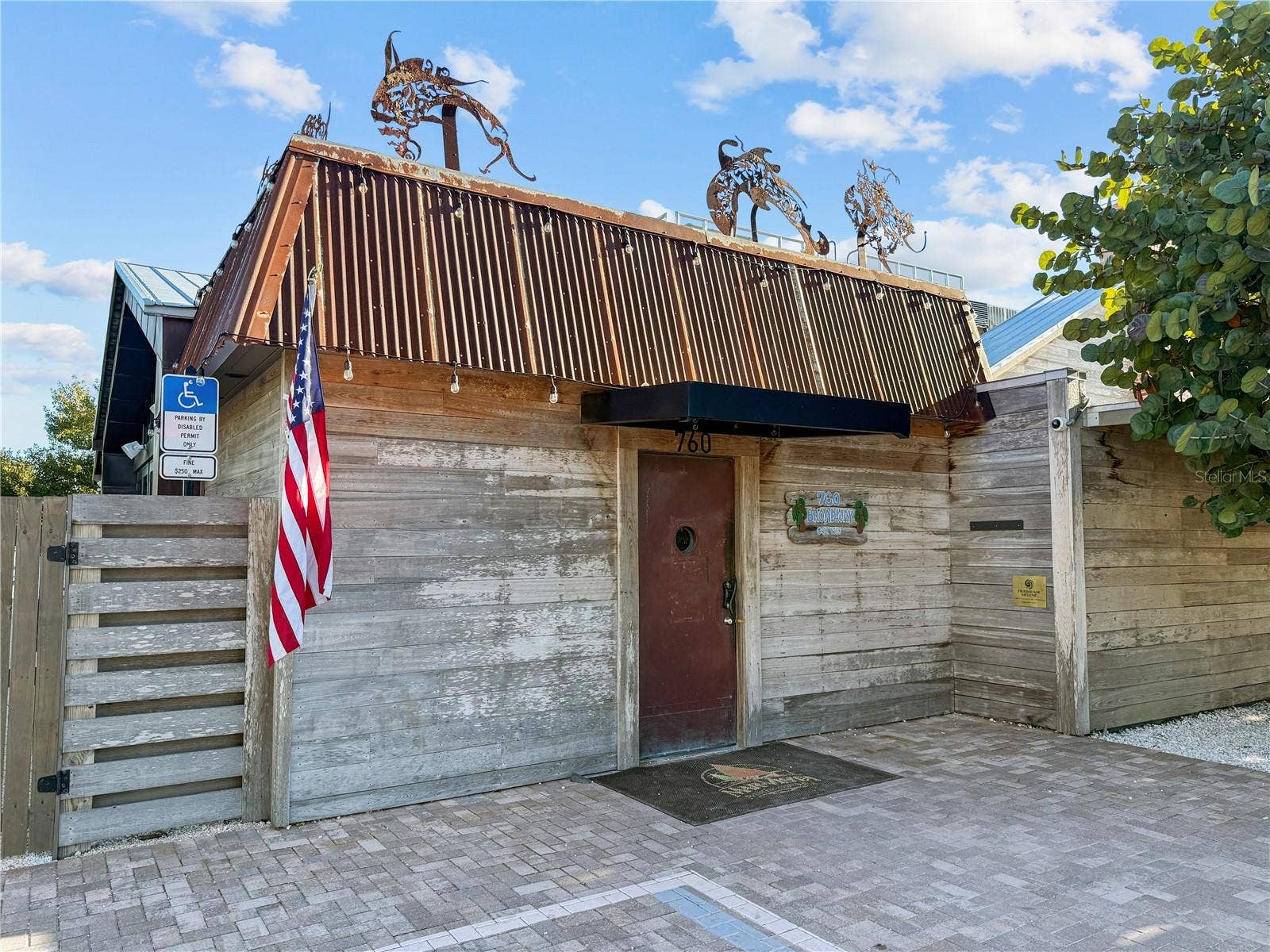 700 LONGBOAT COURT, Longboat Key, FL 34228