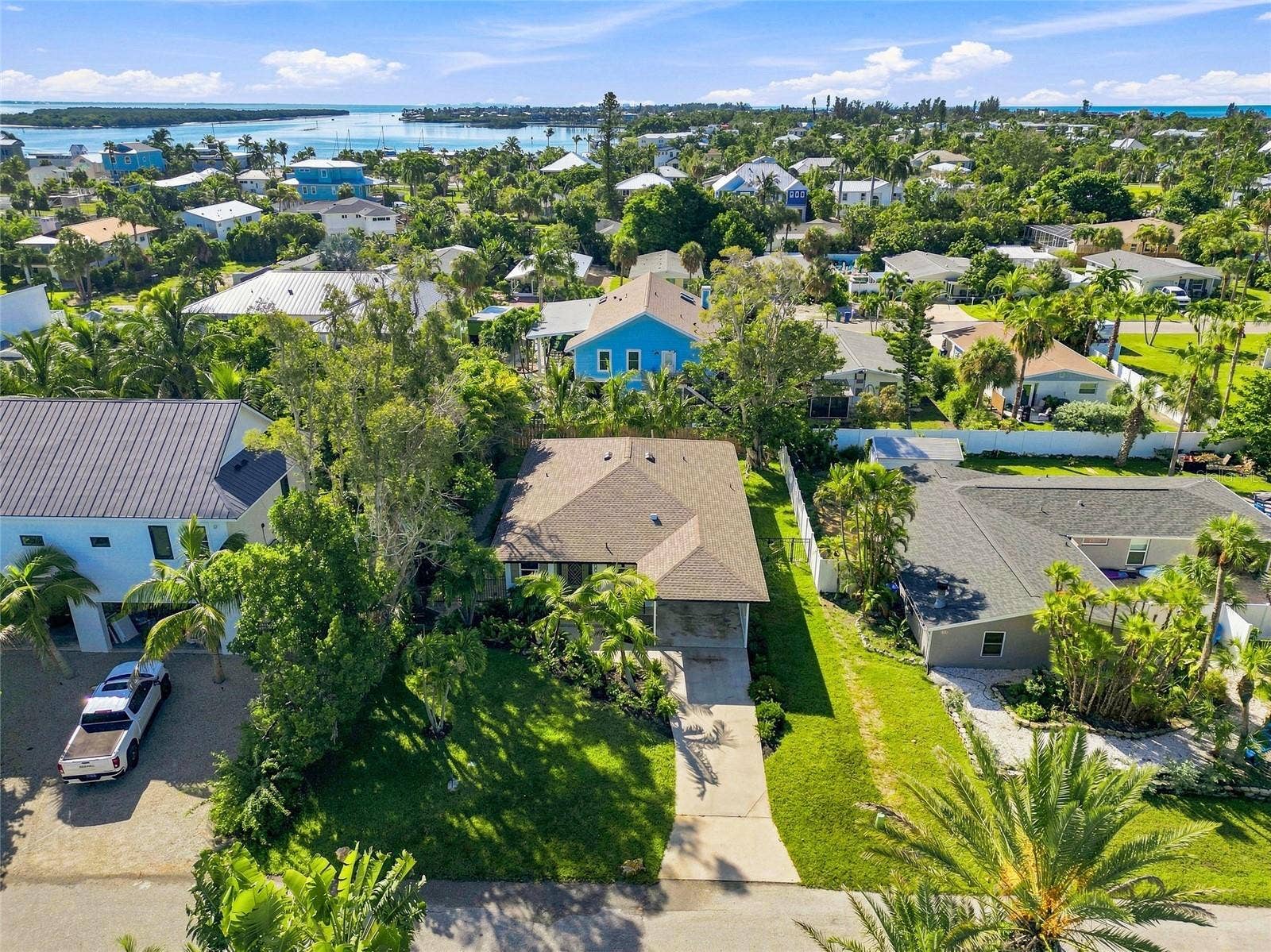 700 LONGBOAT COURT, Longboat Key, FL 34228