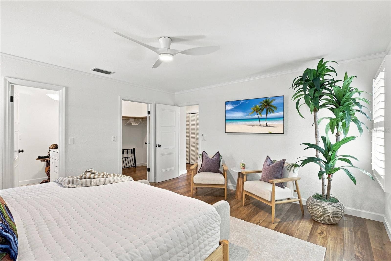 700 LONGBOAT COURT, Longboat Key, FL 34228