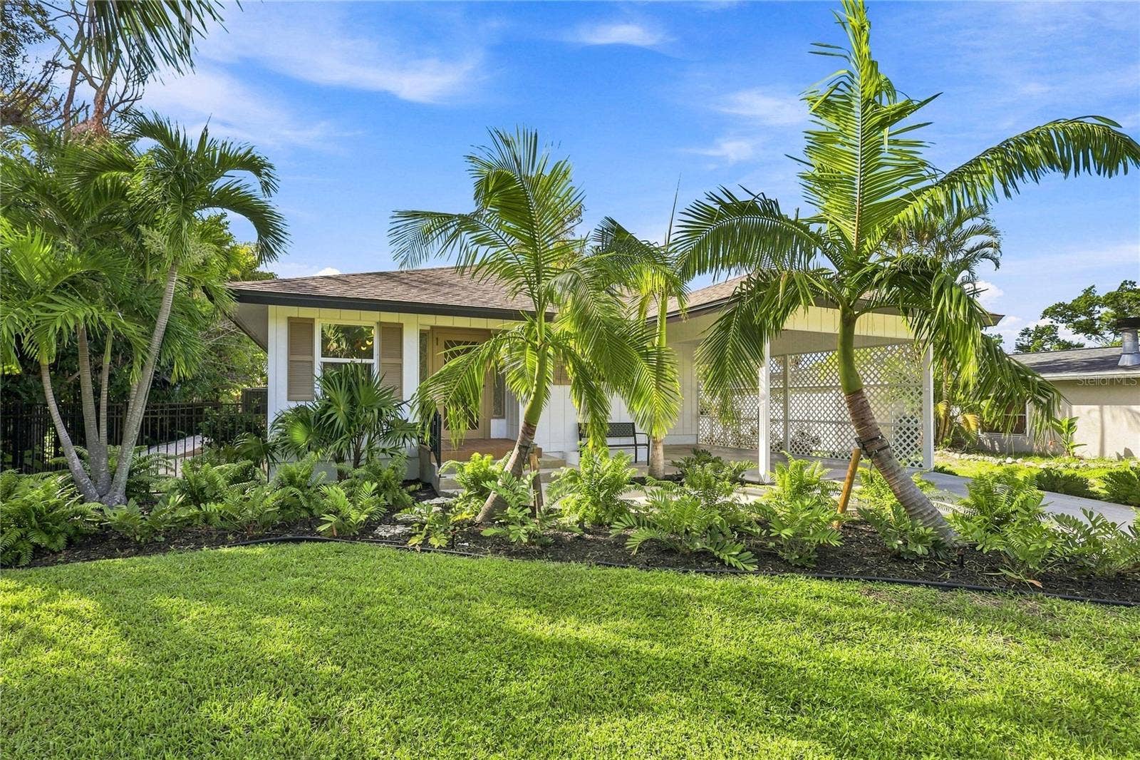 700 LONGBOAT COURT, Longboat Key, FL 34228