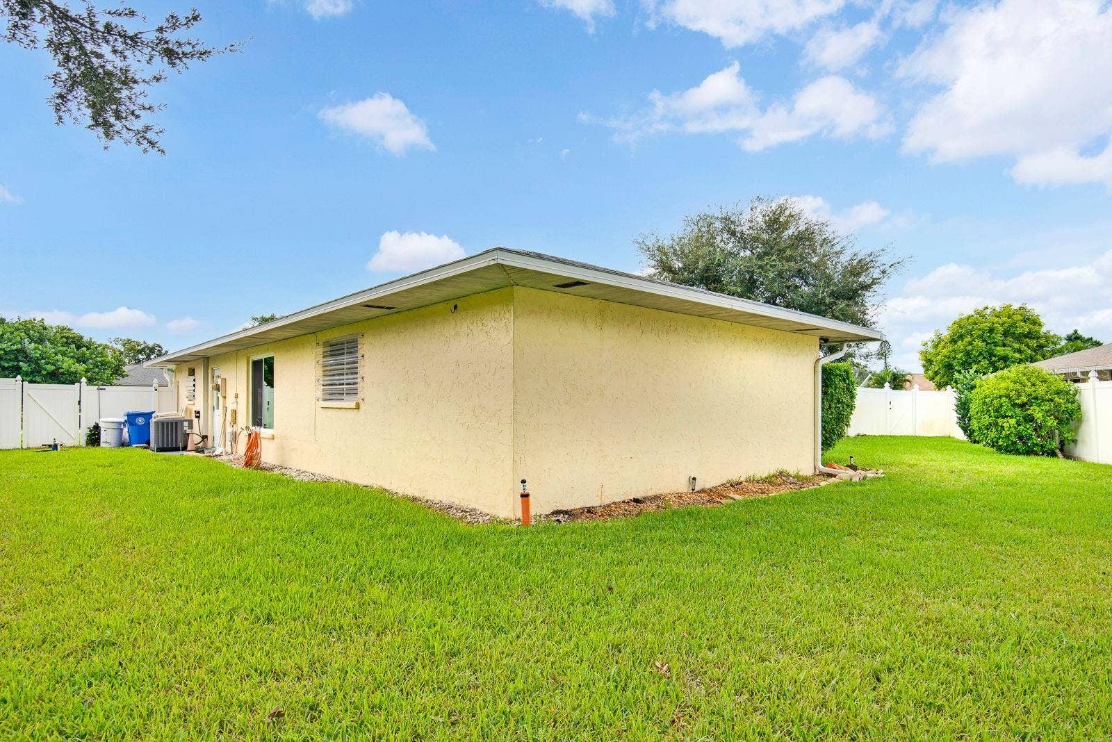 6806 21ST AVENUE TERRACE W, Bradenton, FL 34209 Enormous Backyard