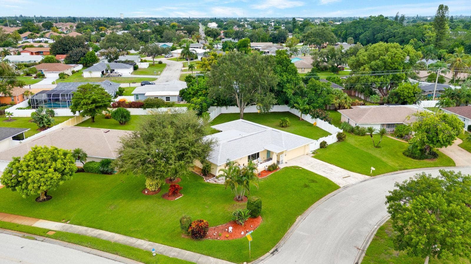 6806 21ST AVENUE TERRACE W, Bradenton, FL 34209 Aerial View of corner lot and large enclosed backyard