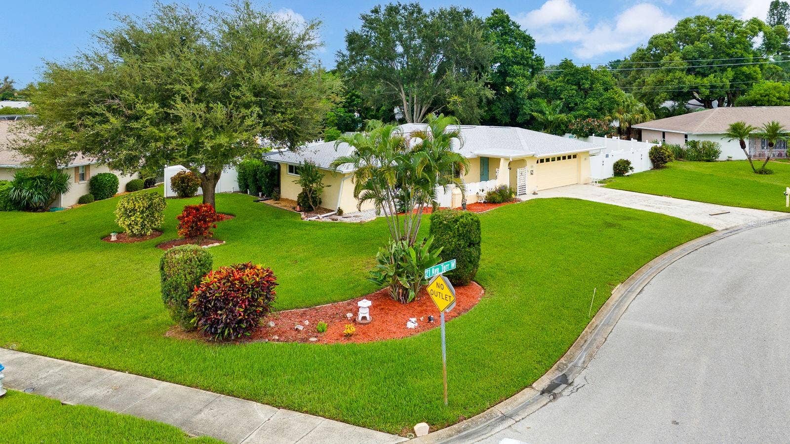 6806 21ST AVENUE TERRACE W, Bradenton, FL 34209 Beautiful Corner Lot