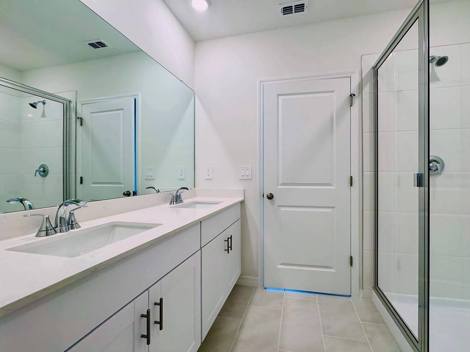 360 LAZY SHORE DRIVE, Nokomis, FL 34275 primary bathroom