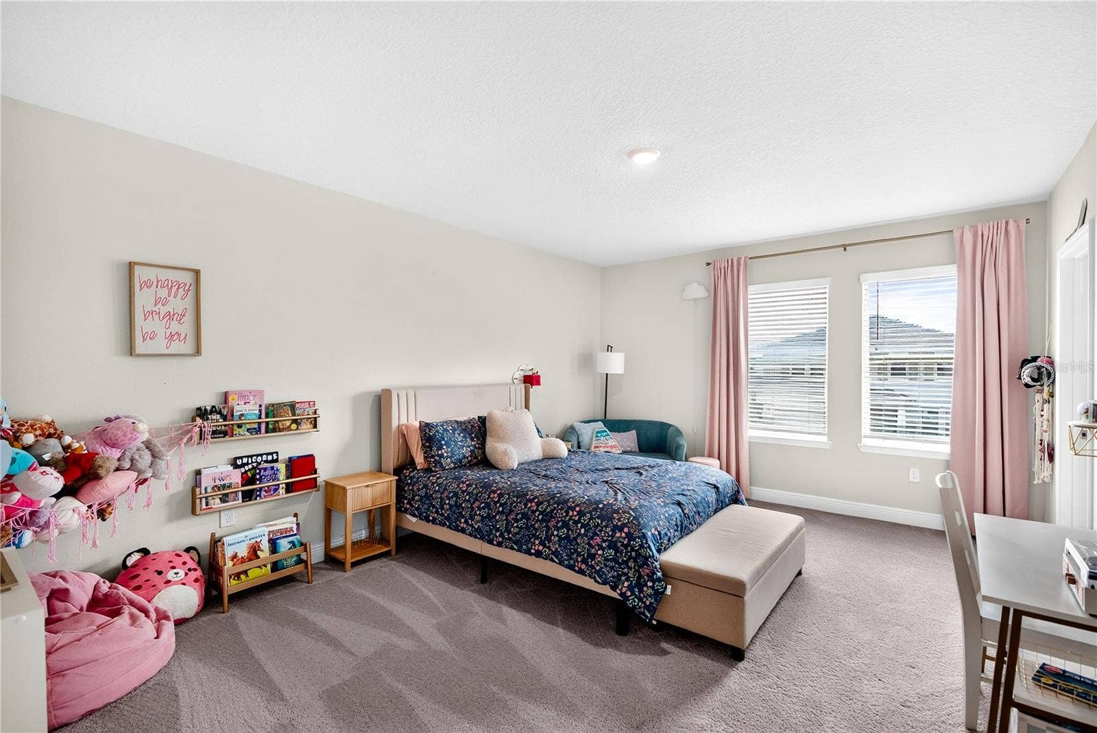 Large upstairs 2nd bedroom