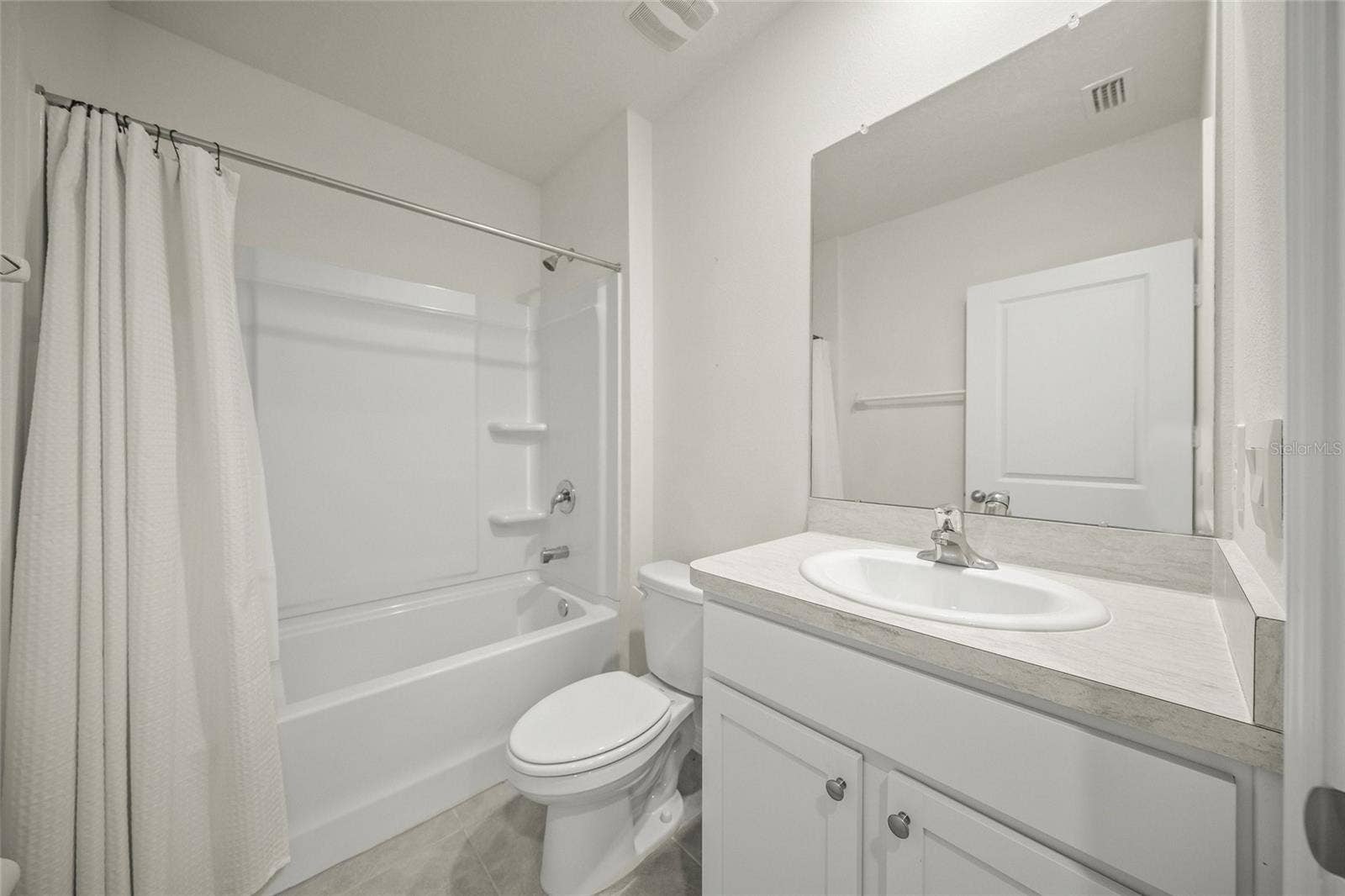 5215 MONTELENA COVE SW, Bradenton, FL 34211 Bathroom first floor