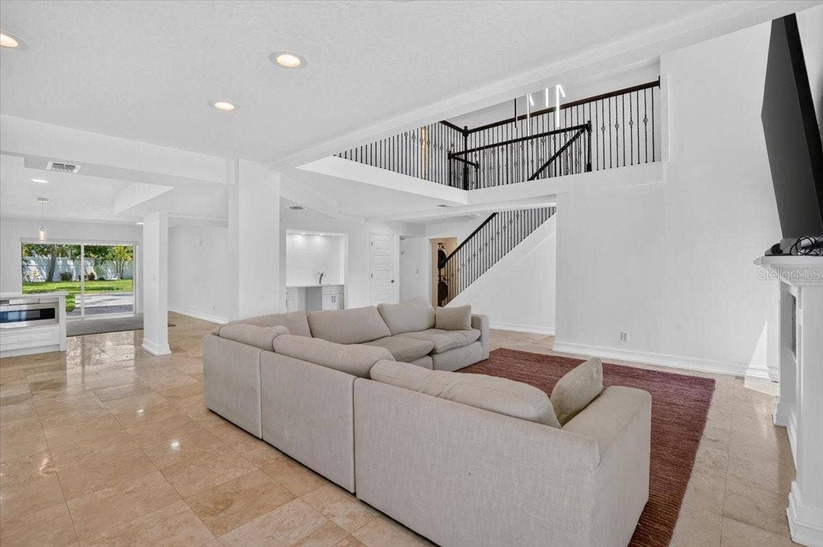 1709 ANASTASIA WAY S, St Petersburg, FL 33712