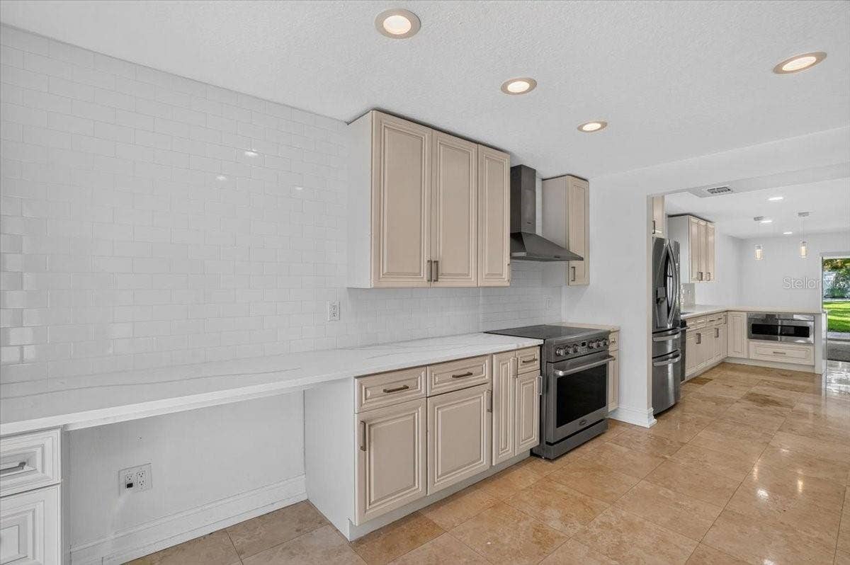 1709 ANASTASIA WAY S, St Petersburg, FL 33712