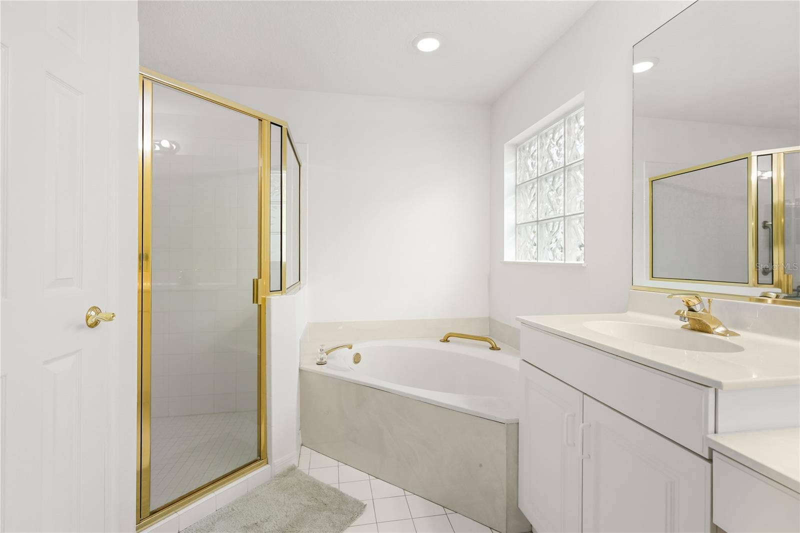 2147 WASATCH DRIVE, Sarasota, FL 34235 2147 WASATCH DRIVE, Sarasota, FL 34235