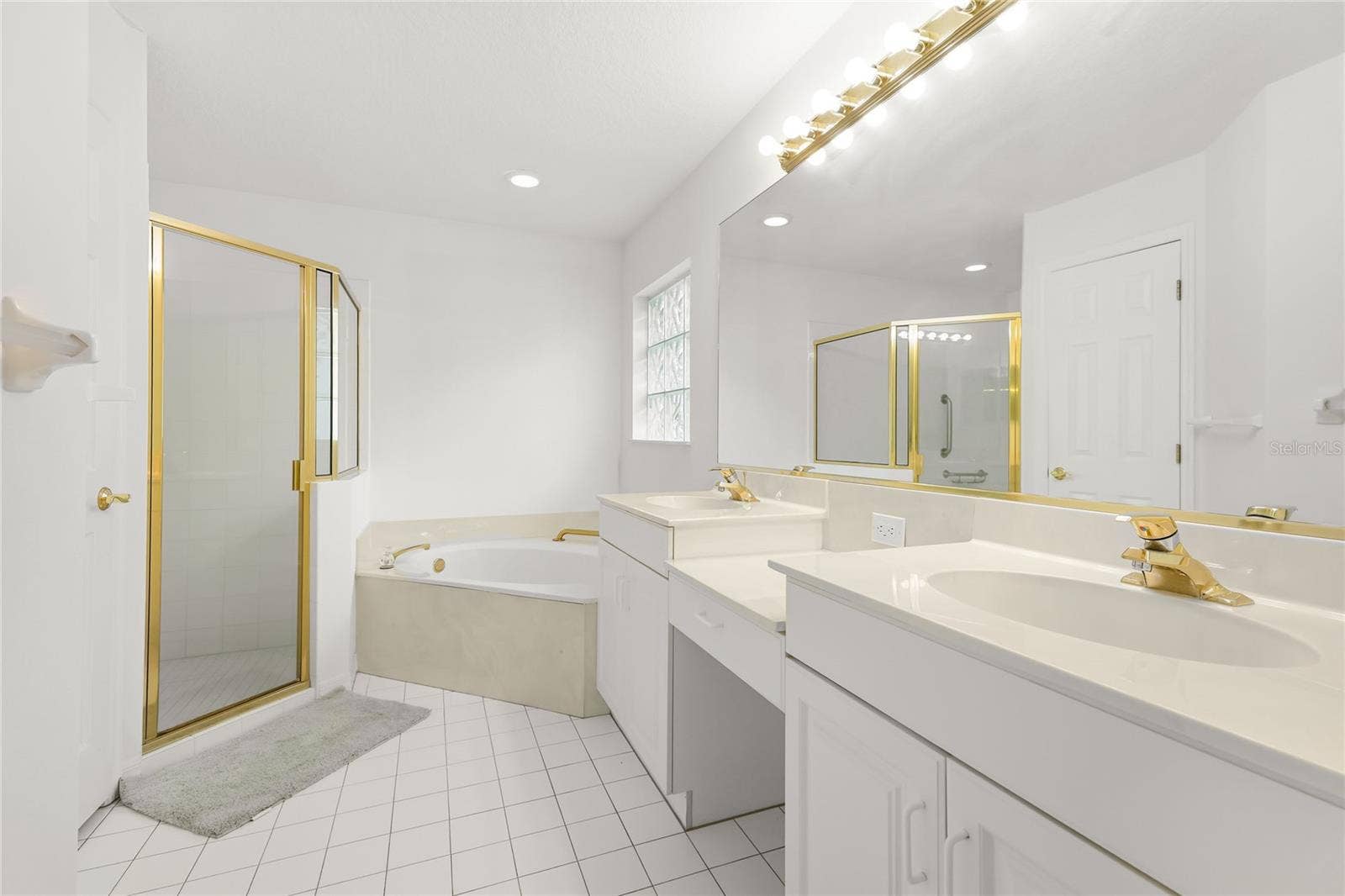 2147 WASATCH DRIVE, Sarasota, FL 34235 2147 WASATCH DRIVE, Sarasota, FL 34235