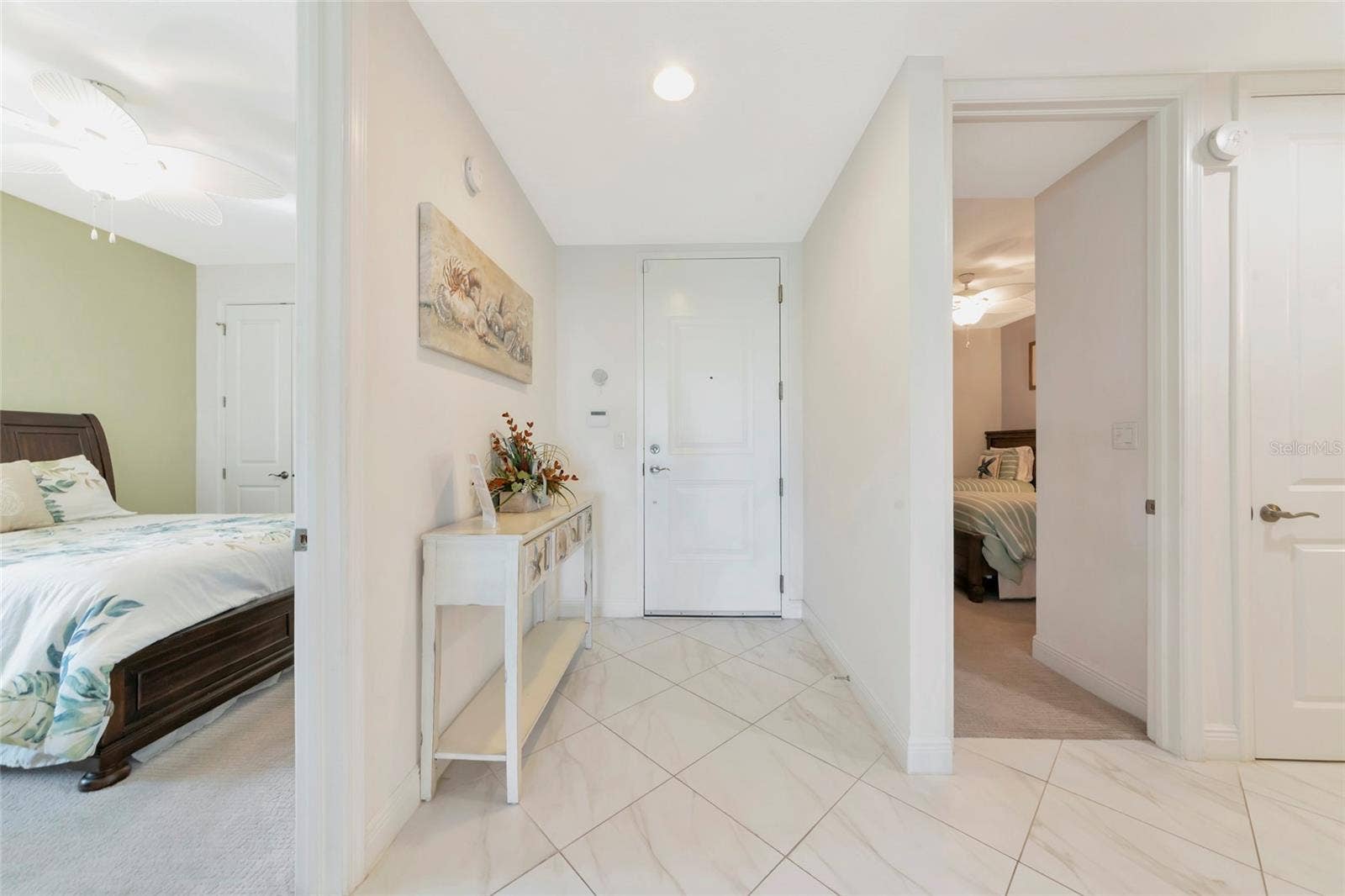 395 ARUBA CIRCLE, #203, Bradenton, FL 34209 split bedrooms