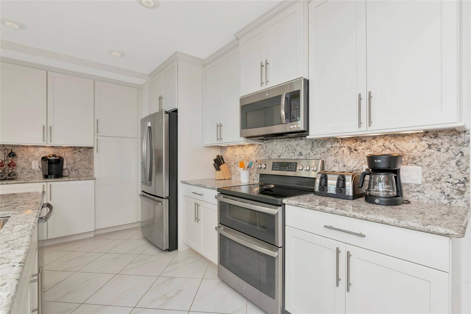 395 ARUBA CIRCLE, #203, Bradenton, FL 34209 395 ARUBA CIRCLE, #203, Bradenton, FL 34209