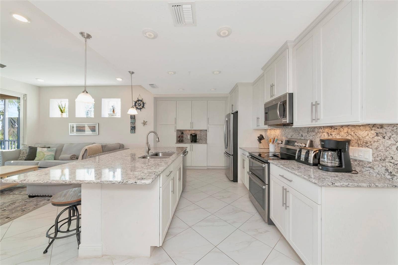 395 ARUBA CIRCLE, #203, Bradenton, FL 34209 395 ARUBA CIRCLE, #203, Bradenton, FL 34209