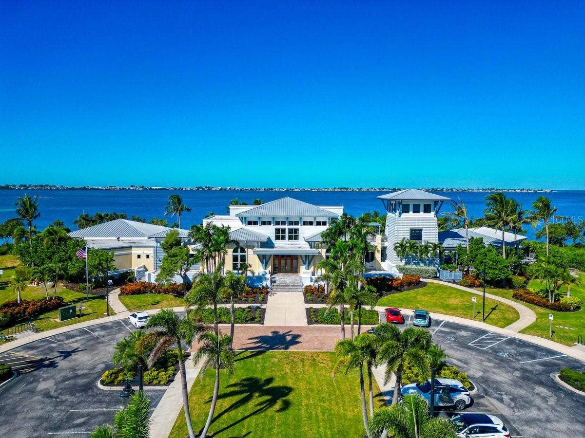 395 ARUBA CIRCLE, #203, Bradenton, FL 34209 BEACH CLUB