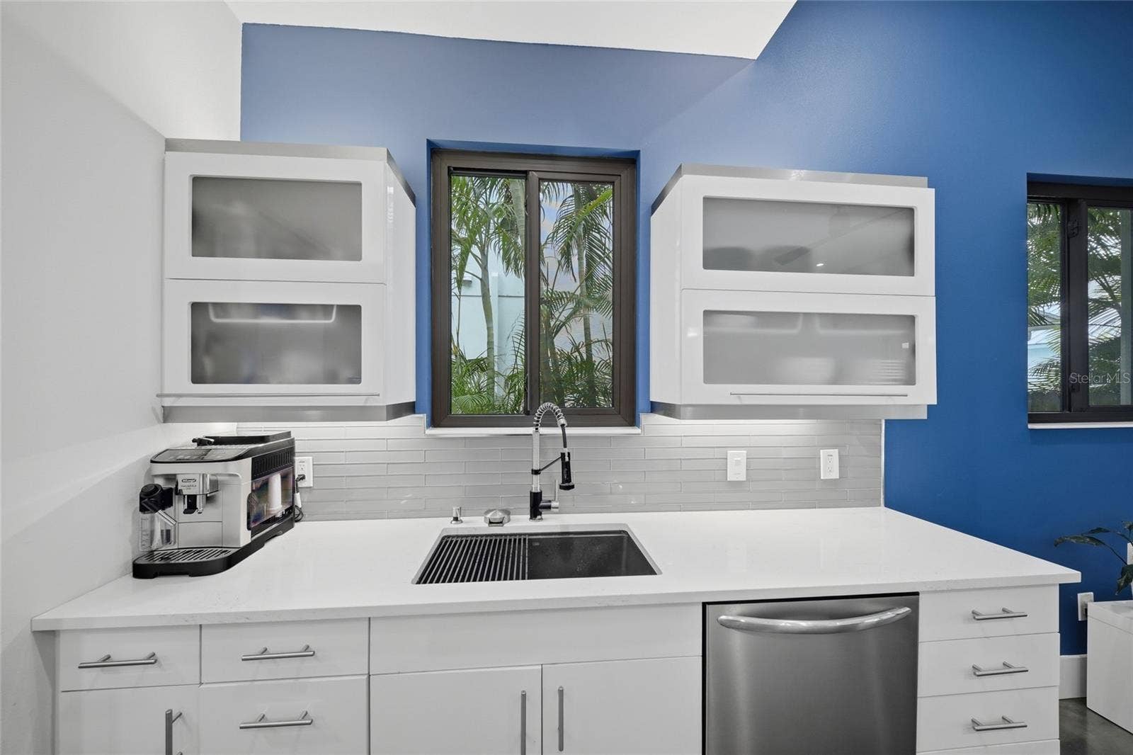 2476 FLOYD STREET, Sarasota, FL 34239 2476 FLOYD STREET, Sarasota, FL 34239