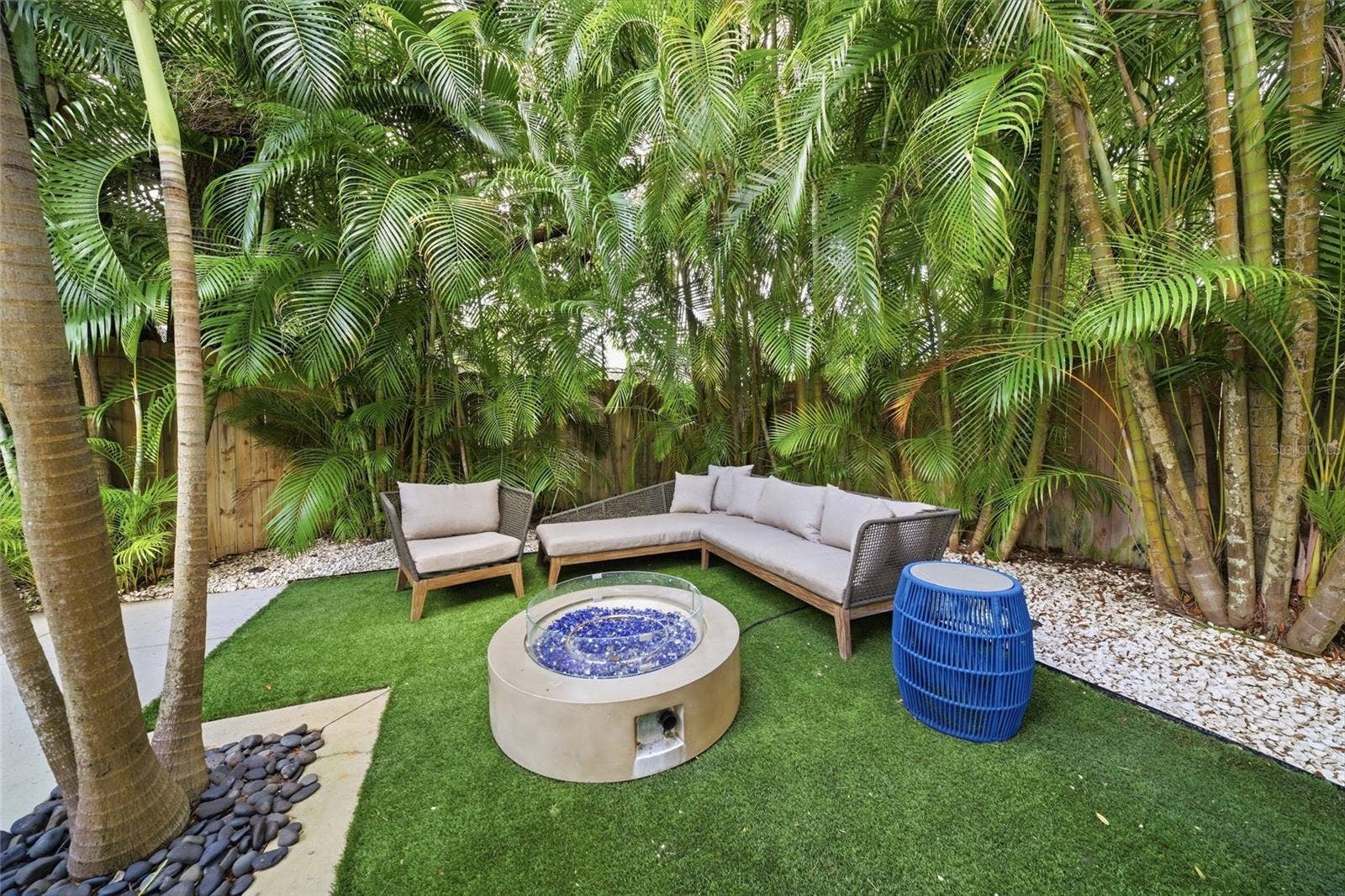 2476 FLOYD STREET, Sarasota, FL 34239 2476 FLOYD STREET, Sarasota, FL 34239