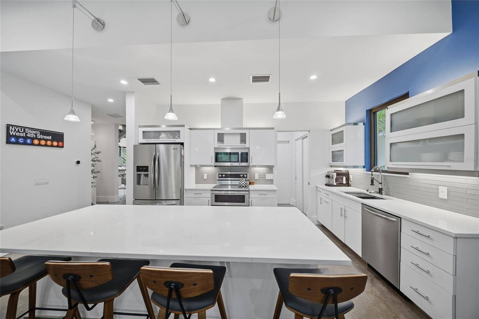 2476 FLOYD STREET, Sarasota, FL 34239 2476 FLOYD STREET, Sarasota, FL 34239
