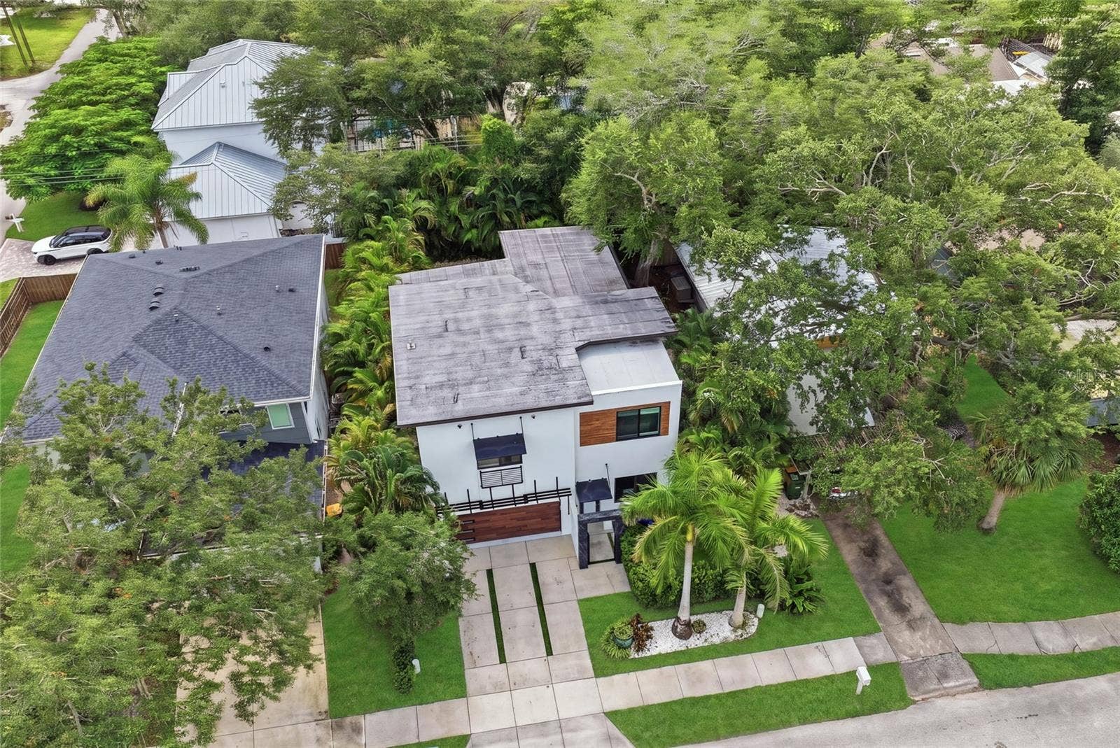 2476 FLOYD STREET, Sarasota, FL 34239 2476 FLOYD STREET, Sarasota, FL 34239