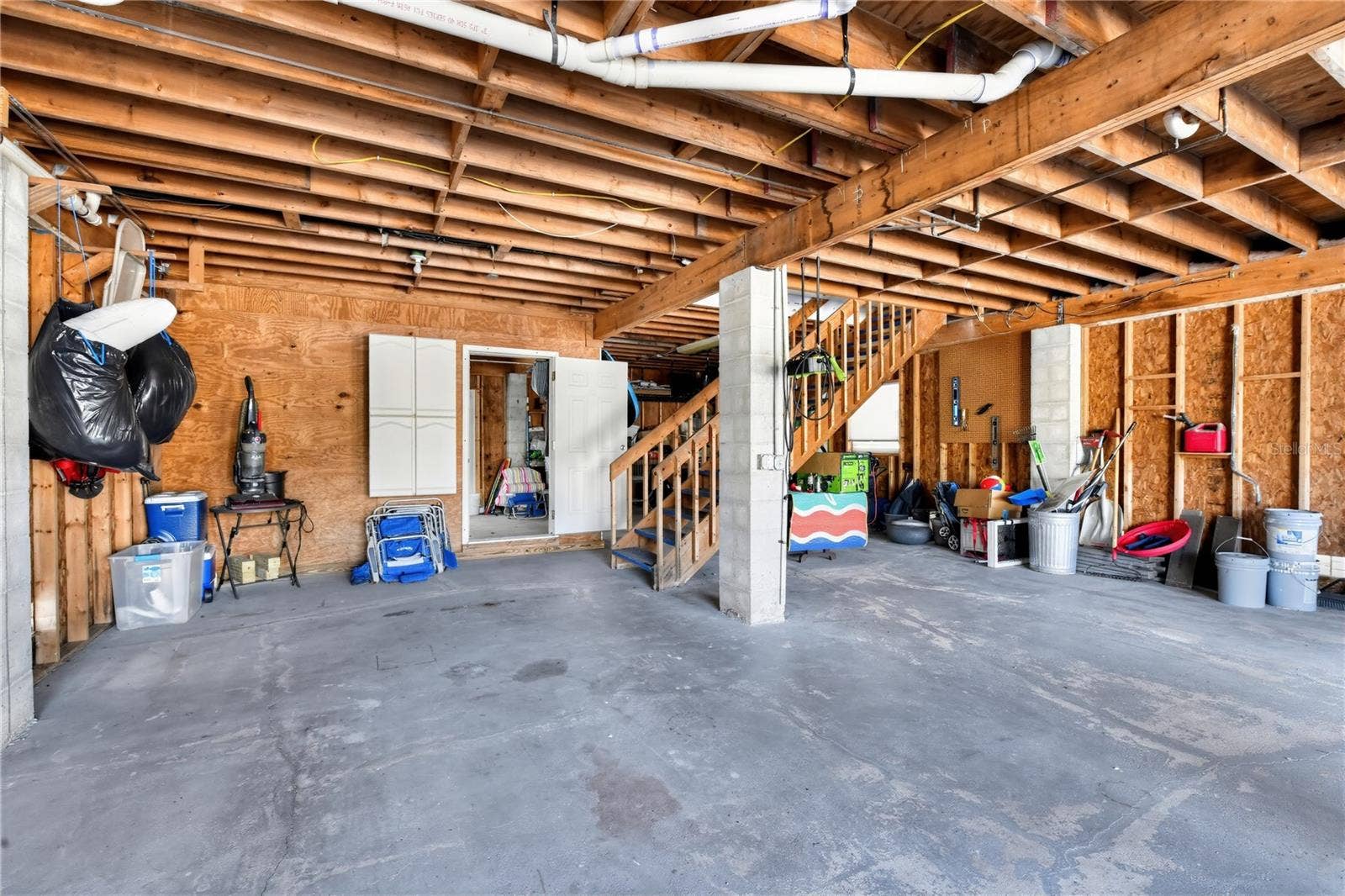 264 S HARBOR DRIVE, Holmes Beach, FL 34217 Garage