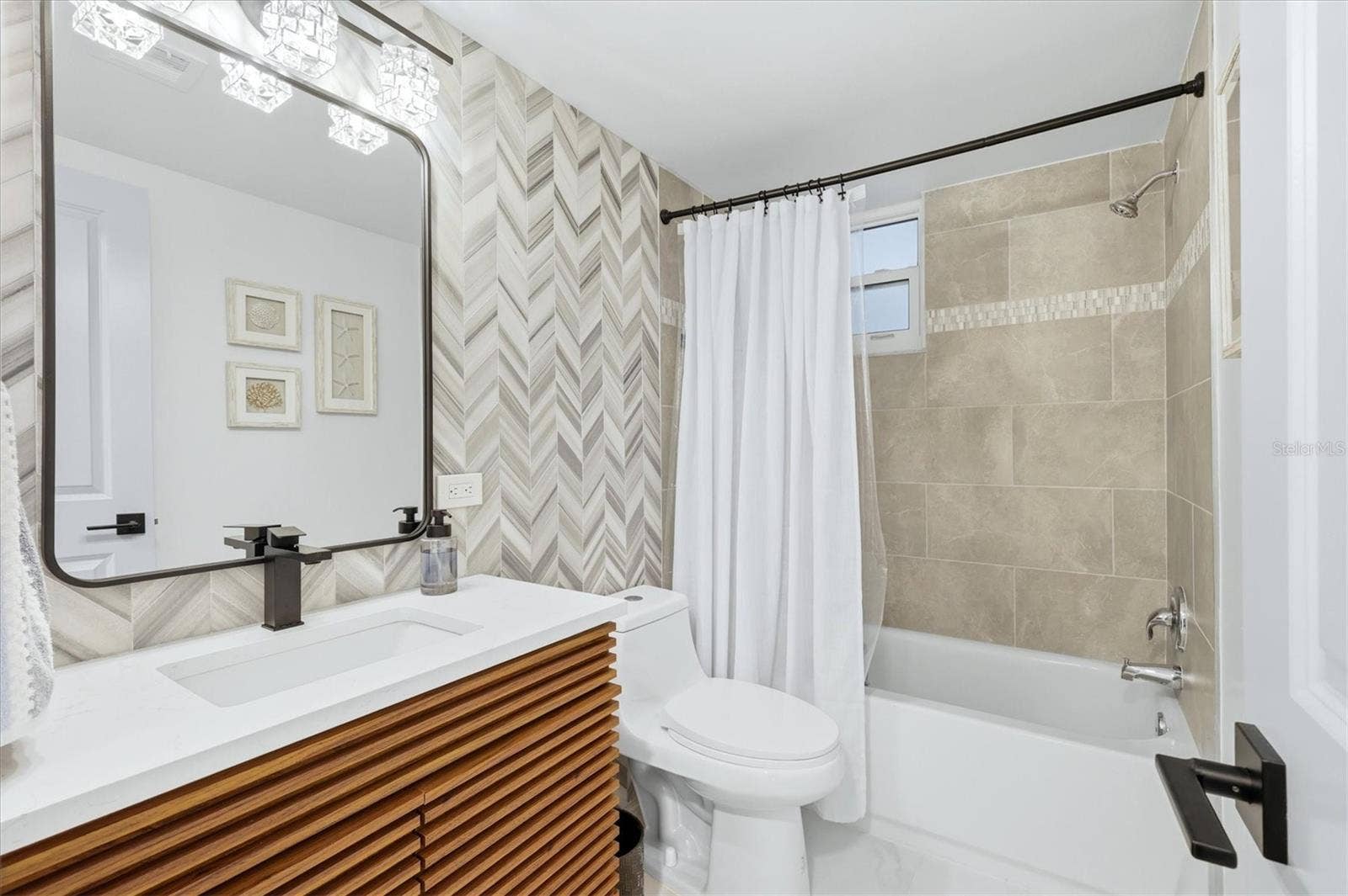 605 SUTTON PLACE, #101, Longboat Key, FL 34228