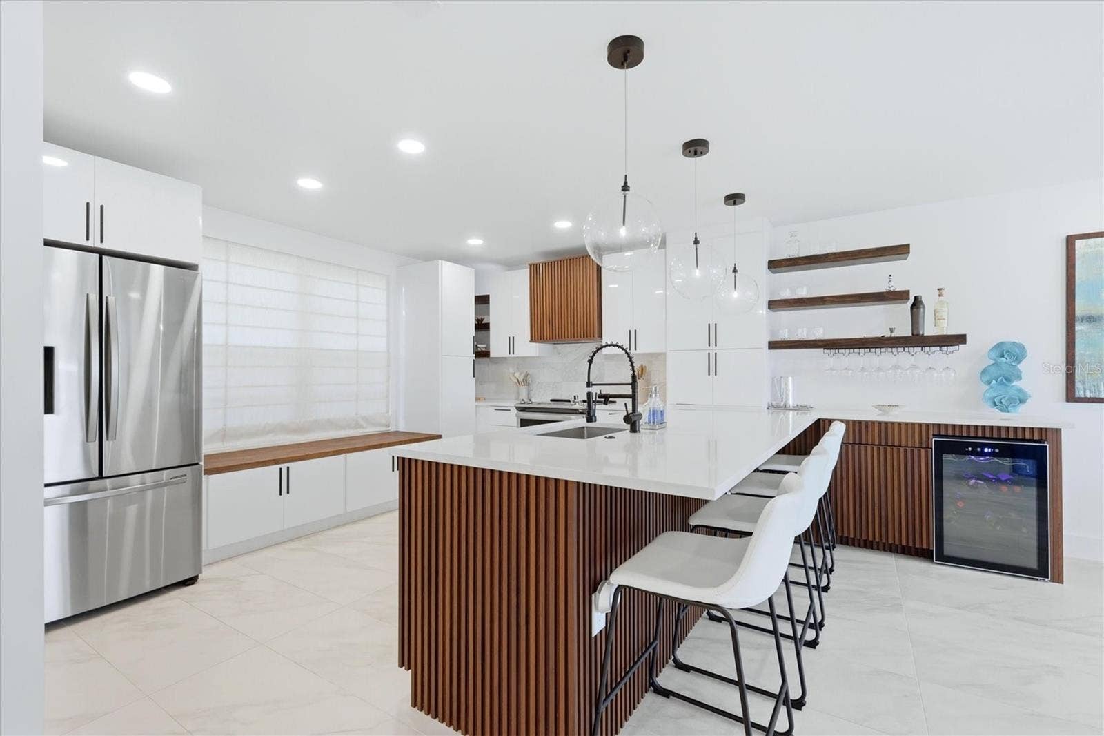 605 SUTTON PLACE, #101, Longboat Key, FL 34228