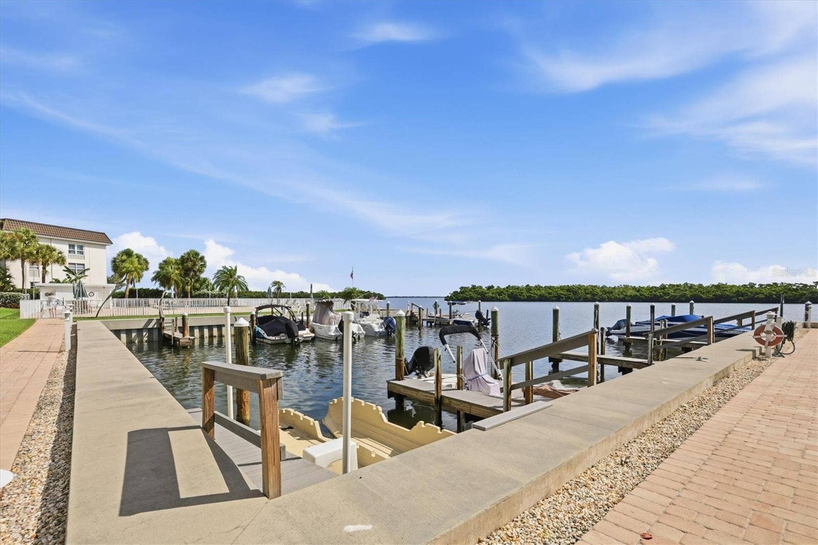 605 SUTTON PLACE, #101, Longboat Key, FL 34228