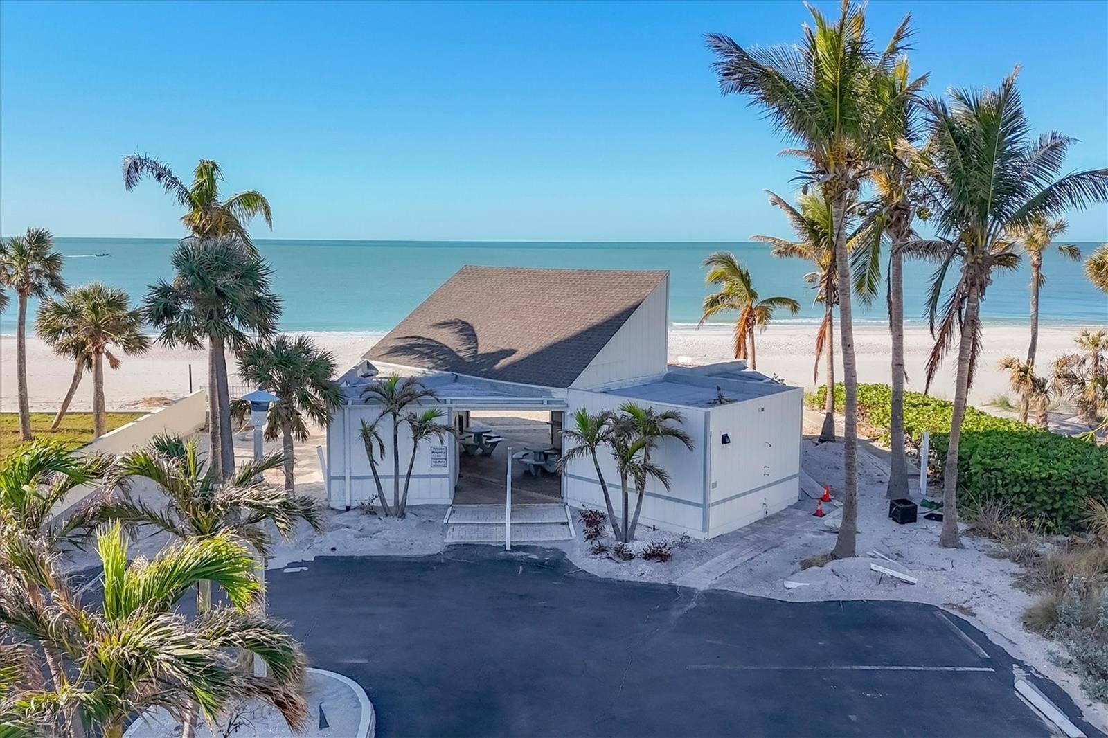 605 SUTTON PLACE, #101, Longboat Key, FL 34228