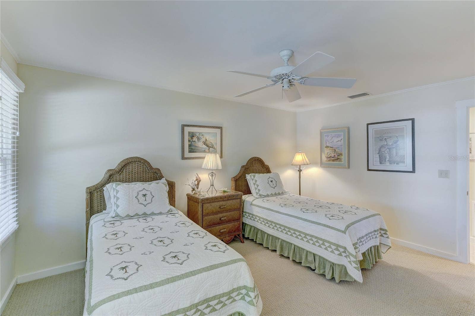 Bedroom with Twin Beds