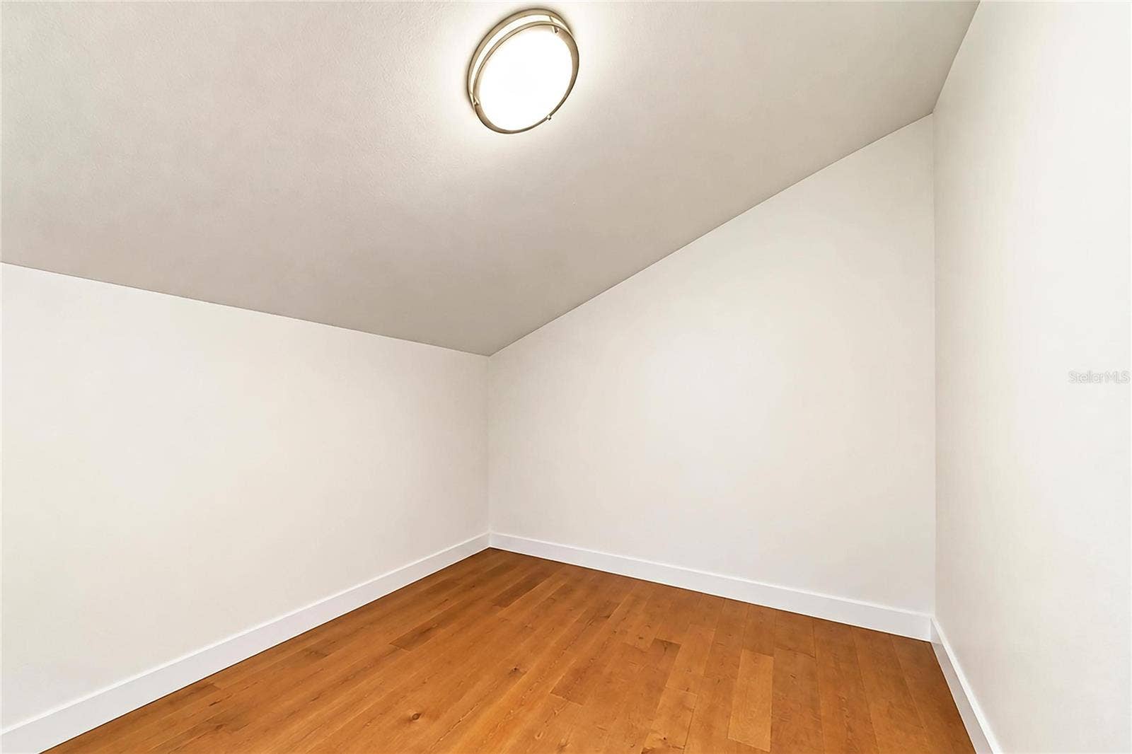2403 ARBORETUM CIRCLE, #29, Sarasota, FL 34232 Bonus room off of the loft that can be turned into a media room, library, or even bathroom