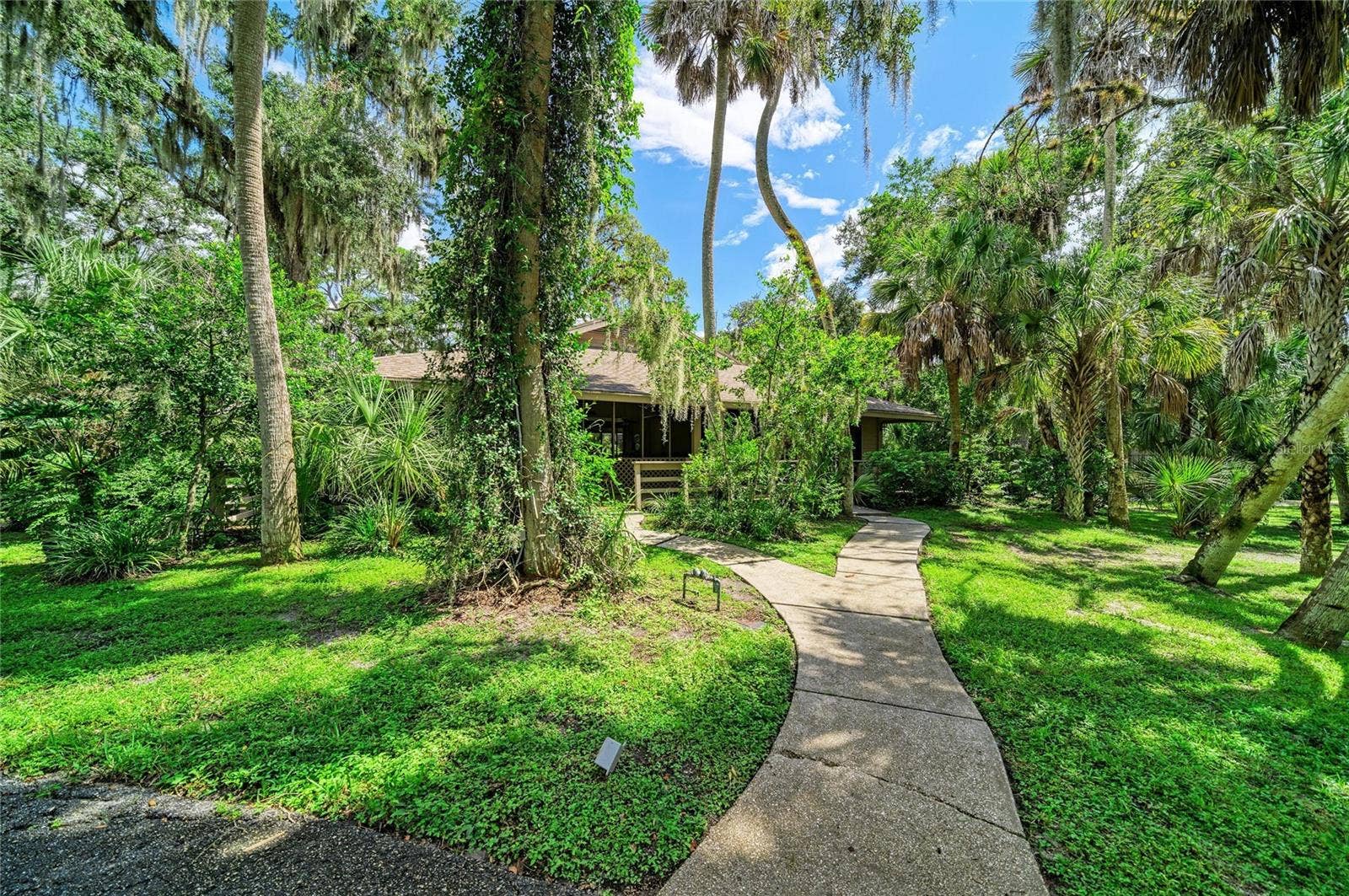 2403 ARBORETUM CIRCLE, #29, Sarasota, FL 34232 2403 ARBORETUM CIRCLE, #29, Sarasota, FL 34232