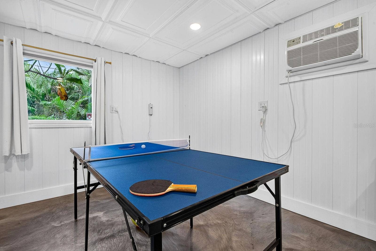 727 47TH STREET W, Palmetto, FL 34221 Lower Level game room and Laundry